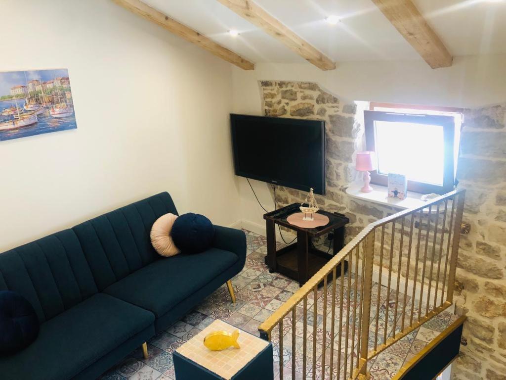 Istrian Stone House In The Heart Of The Beautiful Fishing Village Fazana - Only Few Steps From The Sea And The Wonderful Beach - Incl Plasma-Quad-Plus-Filter Against C O V I D Luaran gambar